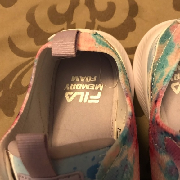 Size seven brand new Fila sneakers! Slip on 7 - Picture 5 of 5